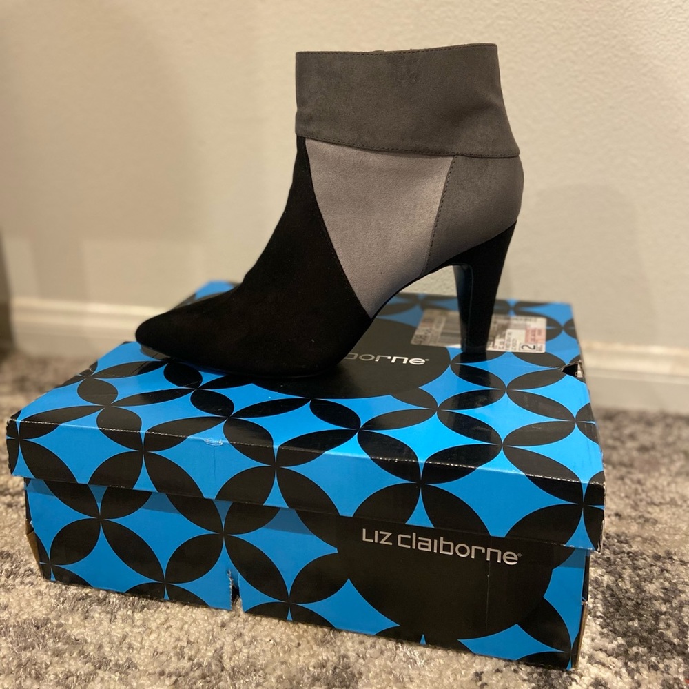 Liz Claiborne Gray and Black Ankle Boots - 9